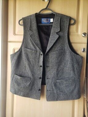 Pendleton Black and Gray 100% Pure Vitgin Wool-Lined Jacket Vest With Pockets